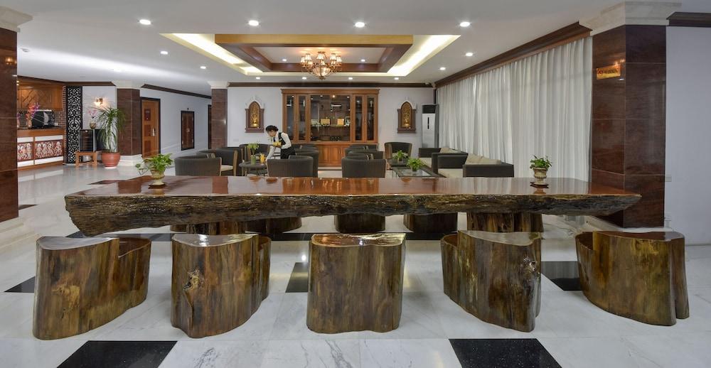 Hotel The Regency Bagan